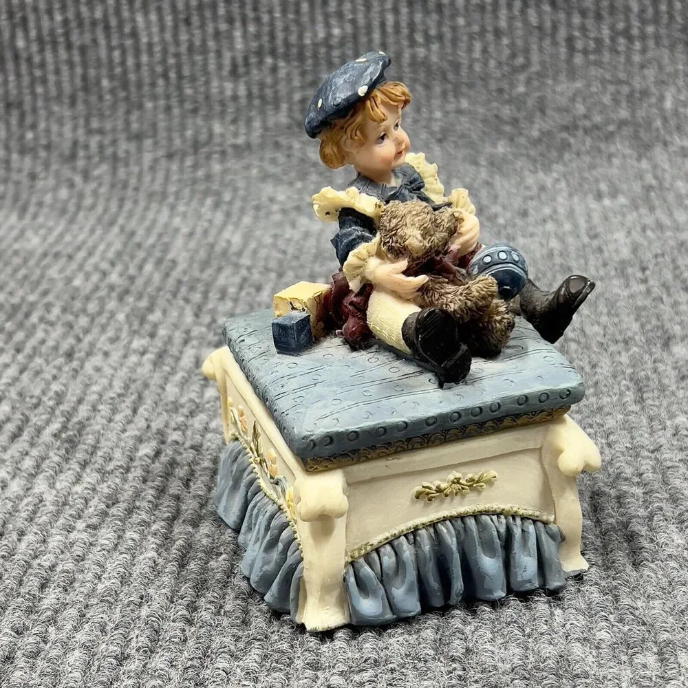 VTG Trinket Box‎ Holder Victorian Boy Bear Ball Room Decor Sitting Bed 5x4x3